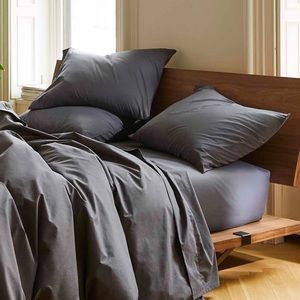 Brooklinen percale cotton sheets. KING flat sheet / Queen fitted sheet.